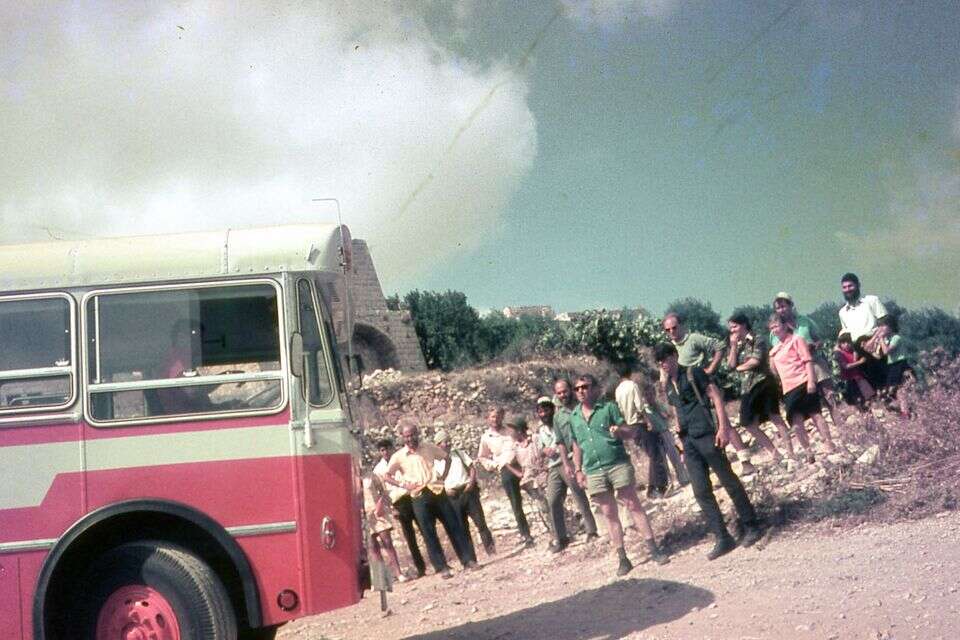 תיעוד נדיר בצבע - העלייה לאלון מורה , מנחם קורנוויץ