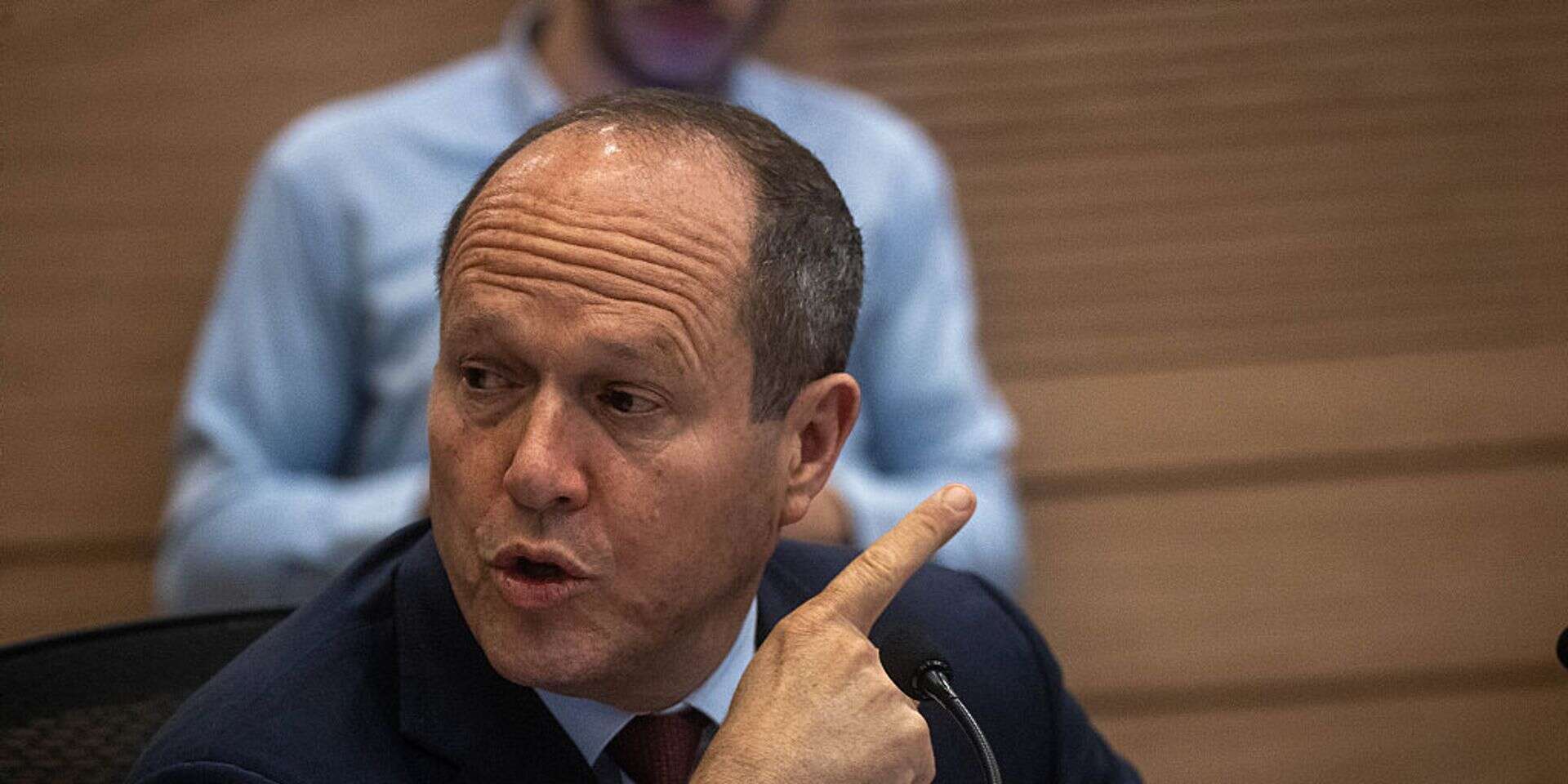 ניר ברקת , אורן בן חקון