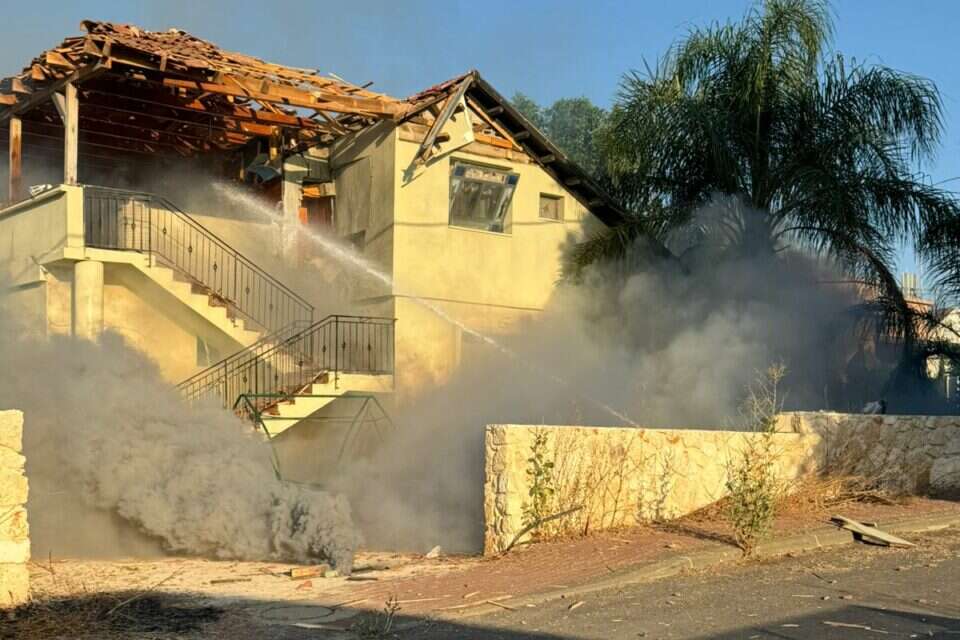 טיל שנורה לעבר בית פרטי ביישוב אביבים שבמועצה האזורית מרום הגליל וגרם נזק (ארכיון) , כב"ה צפון