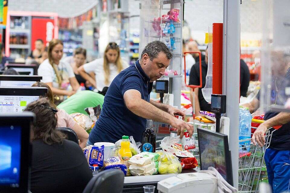 קניות בסופר מרקט באשדוד , לירון מולדובן