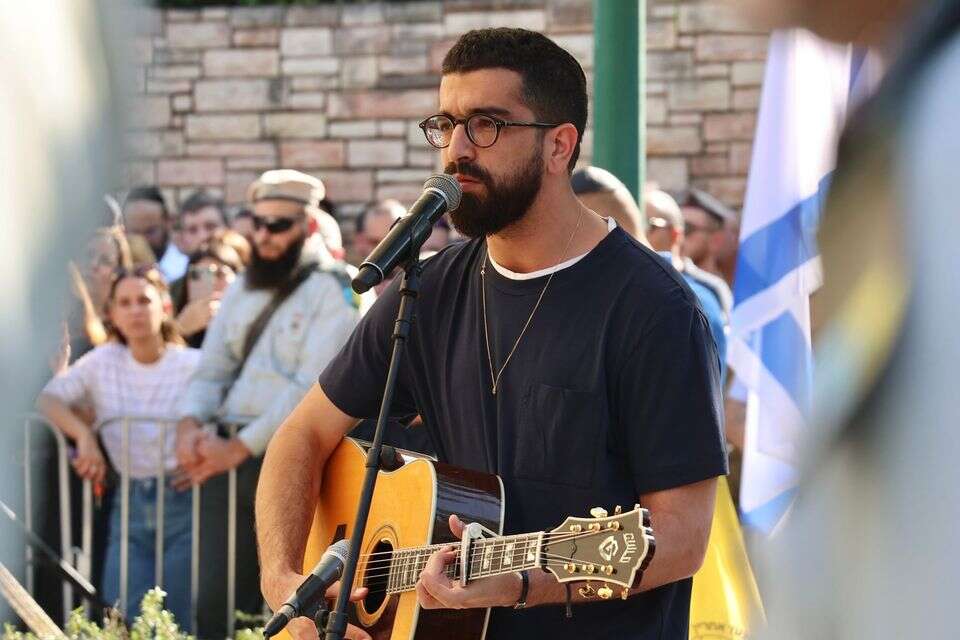 חנן בן ארי (ארכיון) , קוקו