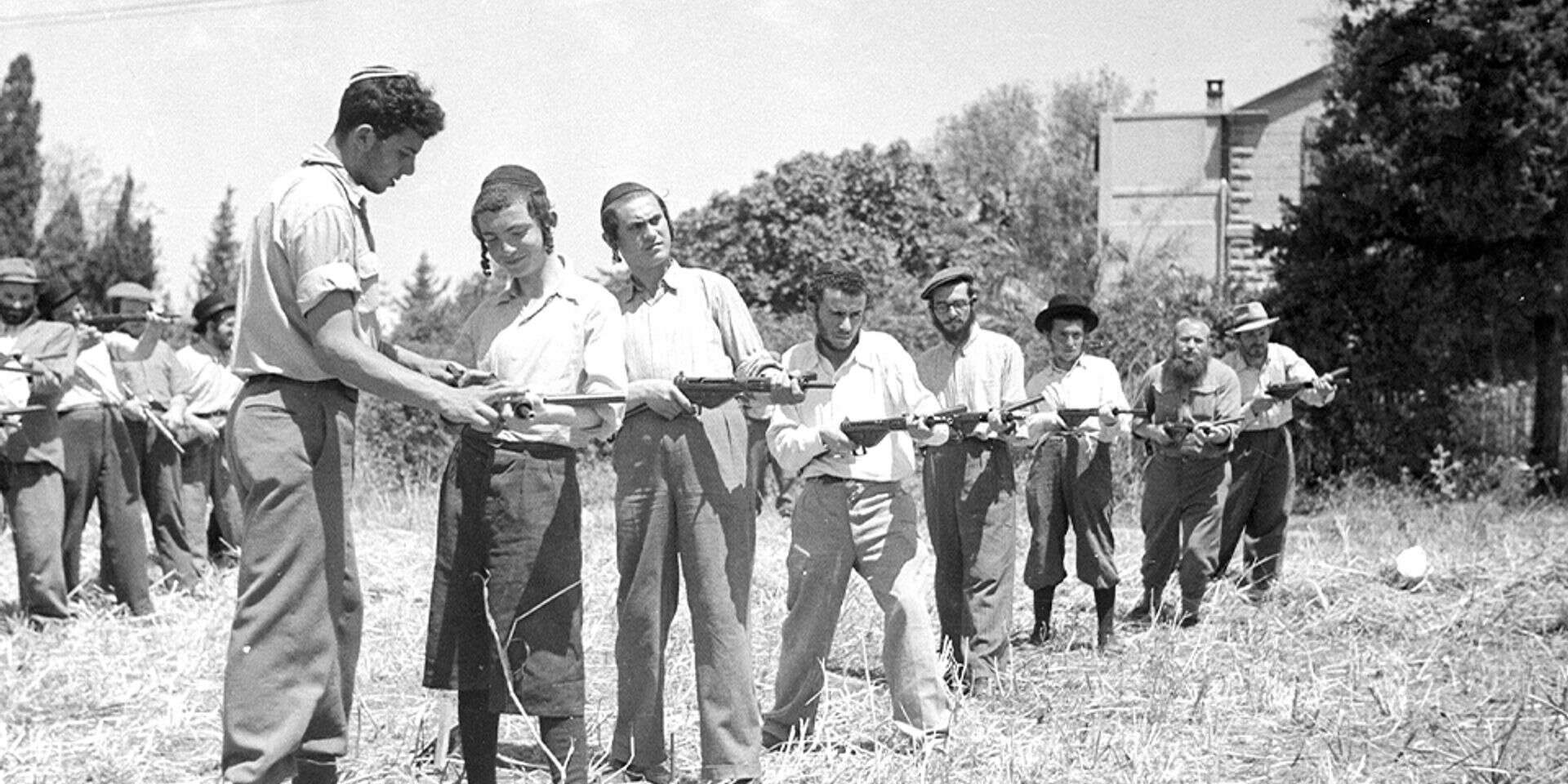 לוחמים חרדים באימון בנשק במהלך מלחמת העצמאות  , ארכיון צה"ל
