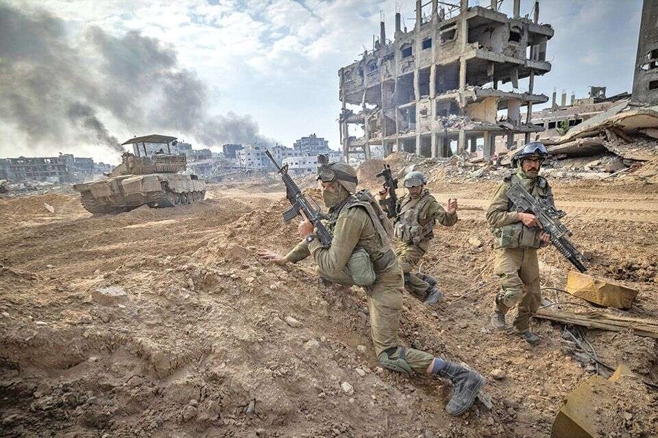 כוח צה"ל בעזה במהלך חרבות ברזל , יונתן זינדל / פלאש90