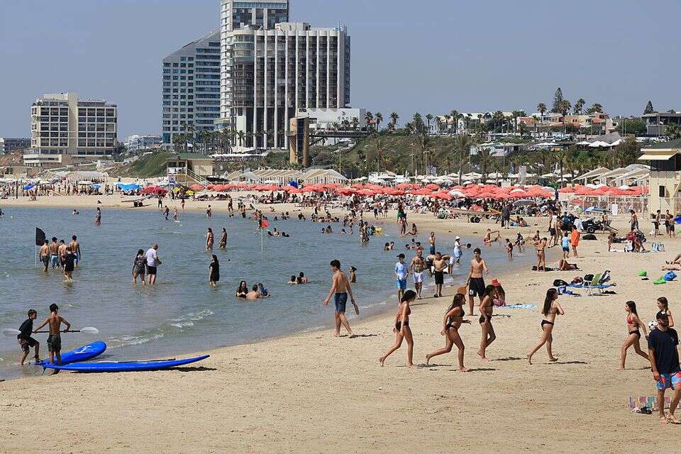 חוף הרצליה (ארכיון) , קוקו