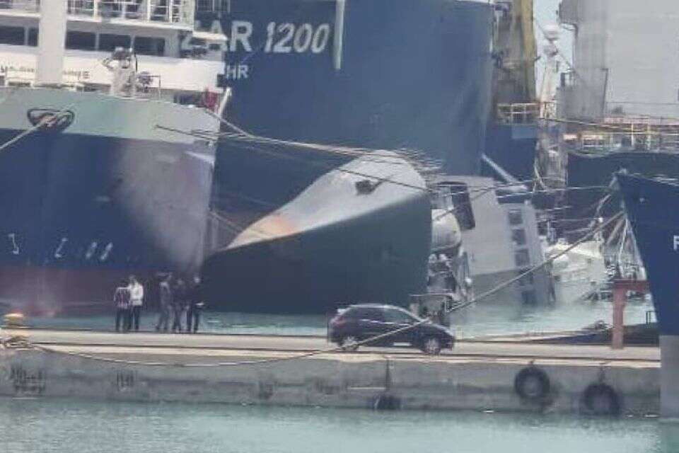 המשחתת "סהאהד" לאחר התאונה בנמל , רשתות ערביות