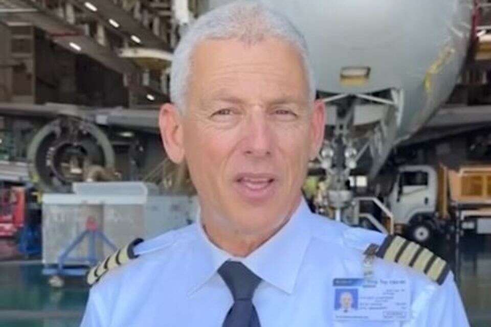 יונתן גת, הטייס הראשי של אל על , מתוך הסרטון