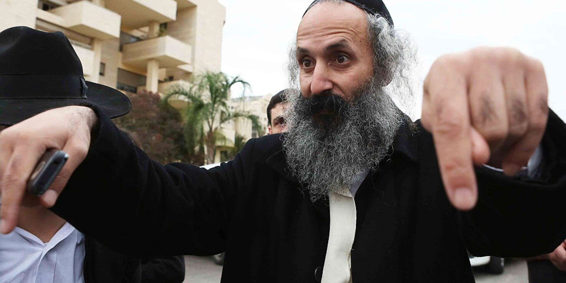 קנס כבד. הרב שאול אלקריב , יהושע יוסף