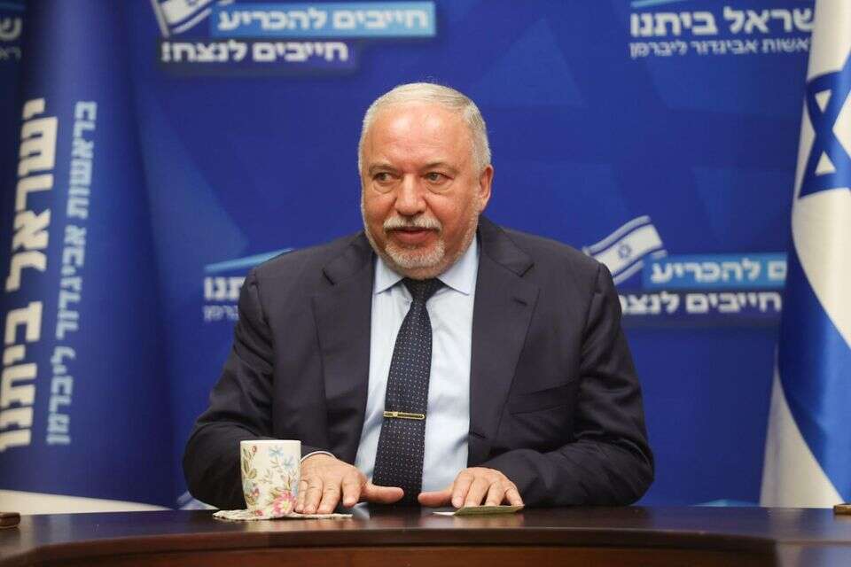יו"ר ישראל ביתנו ליברמן , אורן בן חקון