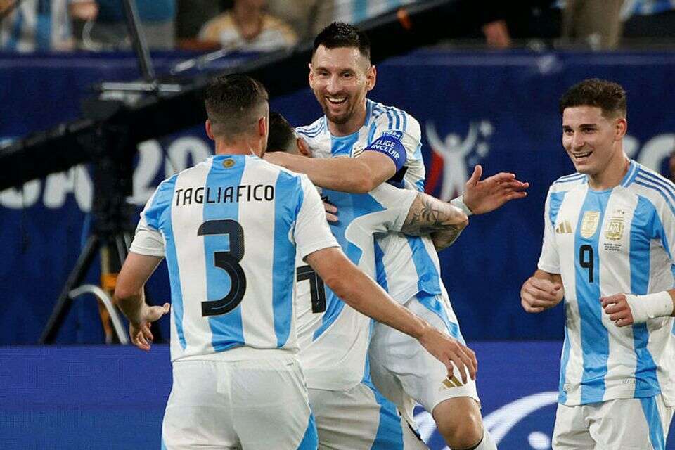 Maillot De Foot Porté Match - Argentine équipe Nationale Copa America - Funes Mori - Taille M