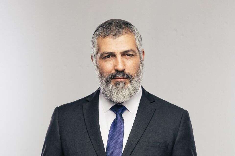צבי יחזקאלי , מיכה לובטון