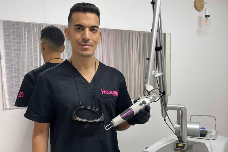 אייל עודד  , 
