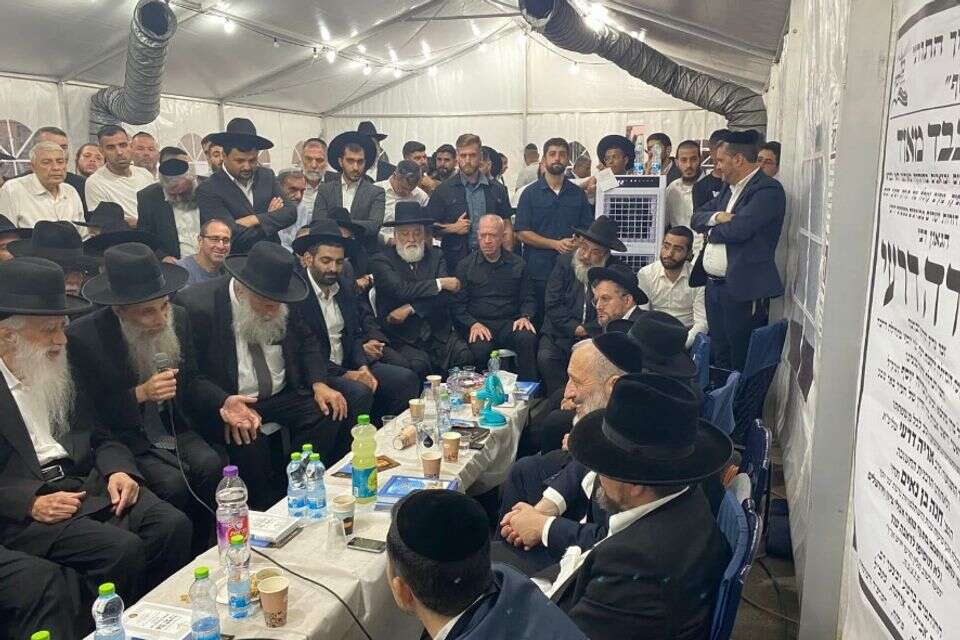 השר גלנט בניחום אבלים אצל אריה דרעי , ללא