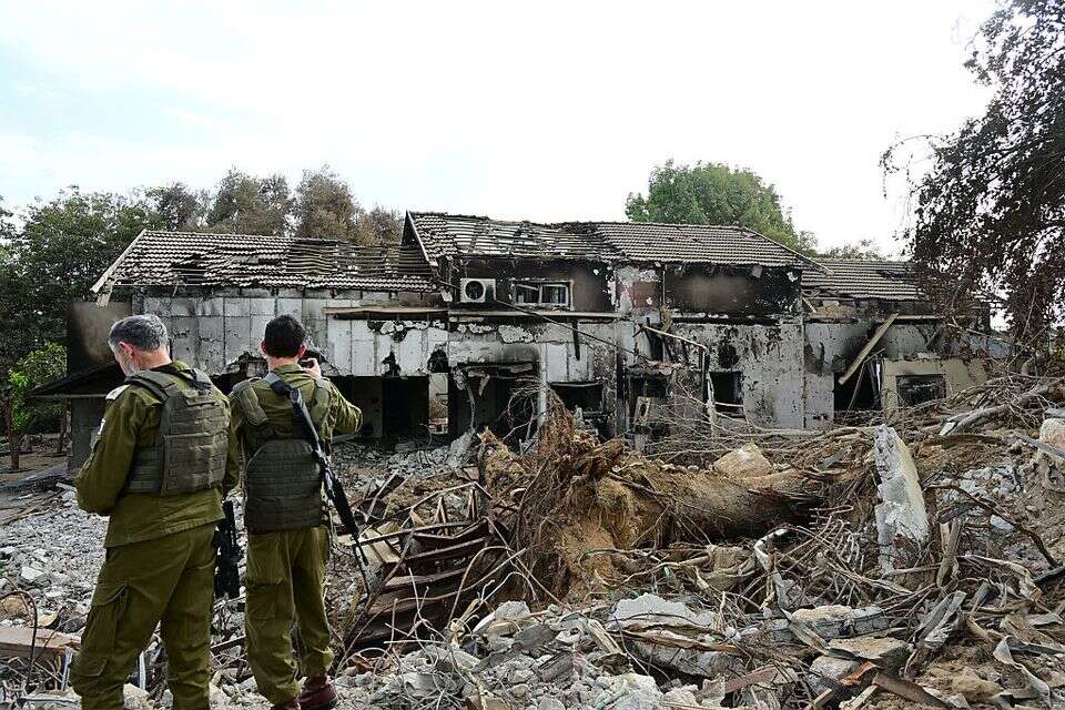 הרס בקיבוץ בארי , יוסי זליגר