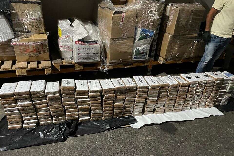 אחת התפיסות הגדולות. 210 ק"ג של קוקאין בנמל חיפה , דוברות המשטרה
