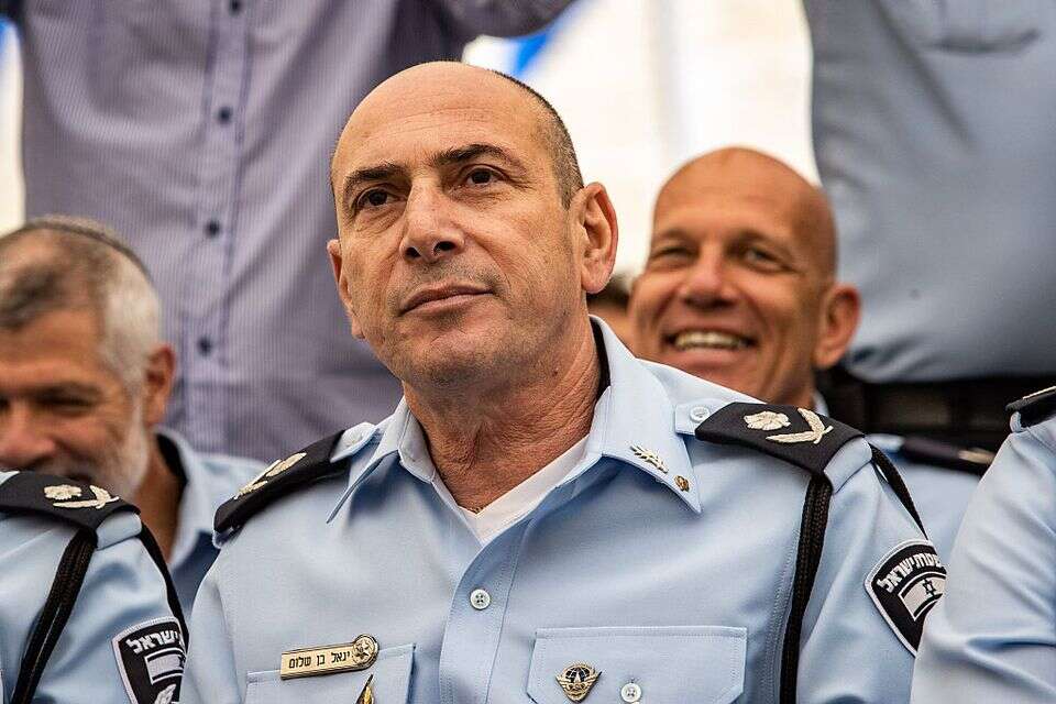 ניצב יגאל בן שלום , אורן בן חקון
