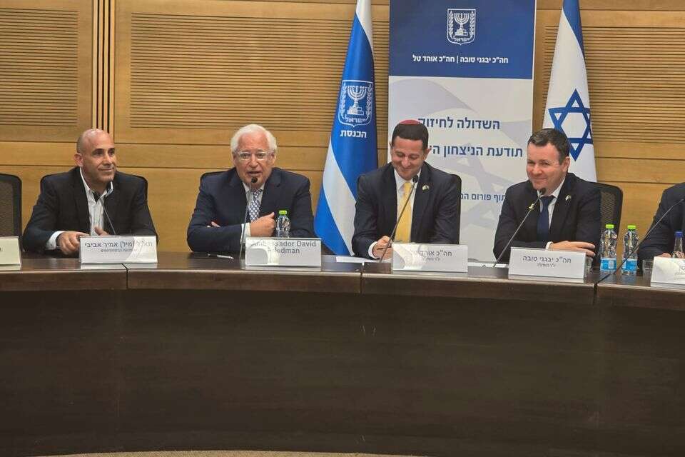 אירוע שדולת הנצחון (פרידמן שני משמאל) , דוברות ח"כ אוהד טל