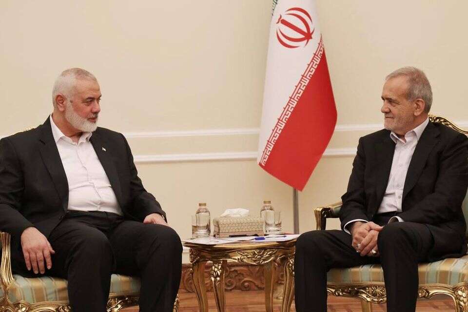 נשיא איראן מסעוד פזשכיאן נפגש עם מנהיג חמאס, איסמאעיל הנייה , רשתות ערביות