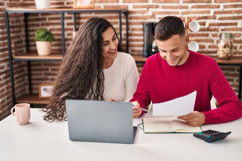 איך לחסוך בלקחת משכנתאות , - Krakenimages.com/Shutterstock