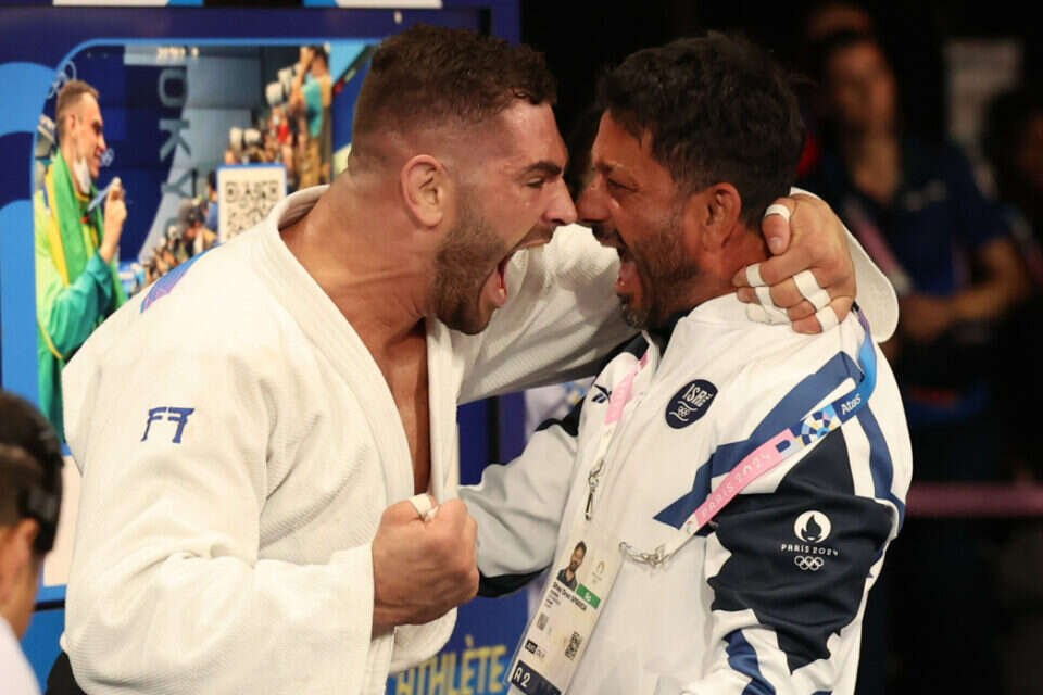 סמדג'ה ופלצ'יק , אורן אהרוני