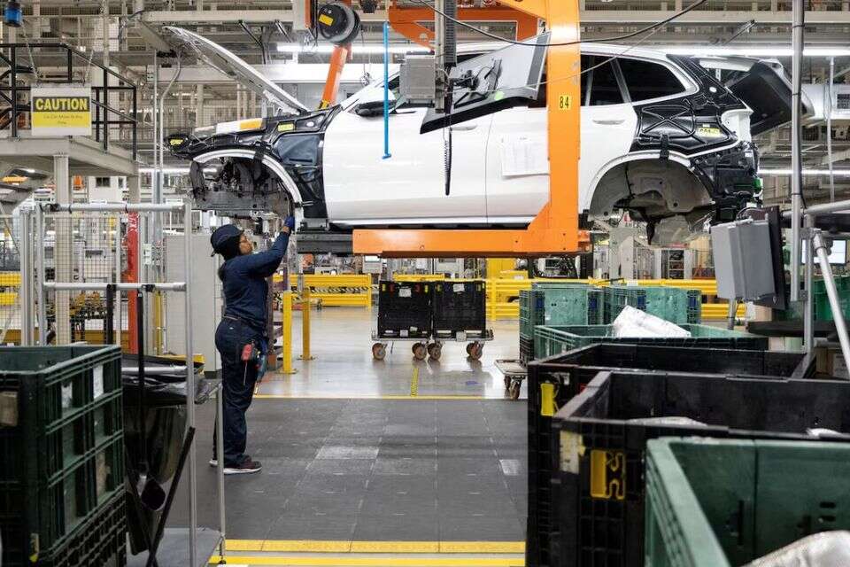 פס הייצור של BMW , רויטרס