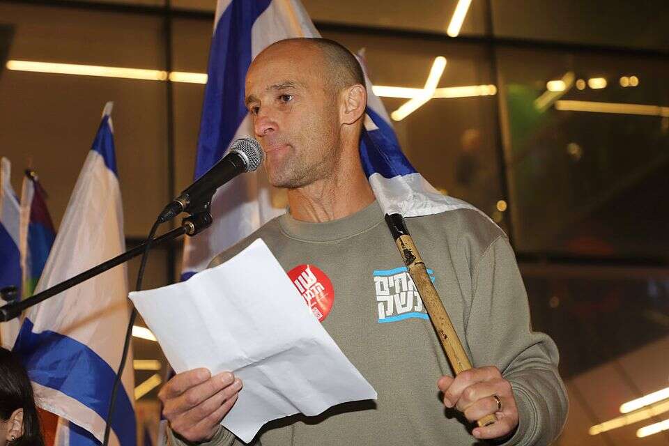סא"ל (במיל') רון שרף, ממובילי אחים לנשק , הרצי שפירא