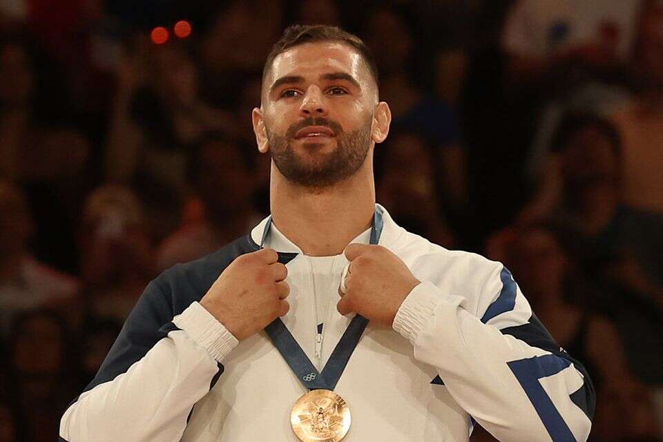 פיטר פלצ'יק עם המדליה , אורן אהרוני