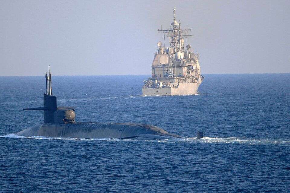 צוללת הטילים USS GEORGIA, לצד ספינת טילים , אי.פי
