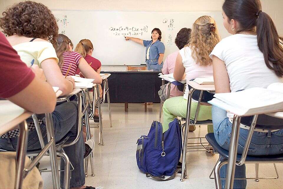 "במקוןם ביקורתיות משחזרים את קול המורה" , Getty Images