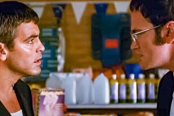 קלוני וטרנטינו בהופעה המשותפת ב"מצאת החמה עד צאת הנשמה" , מתוך הסרט