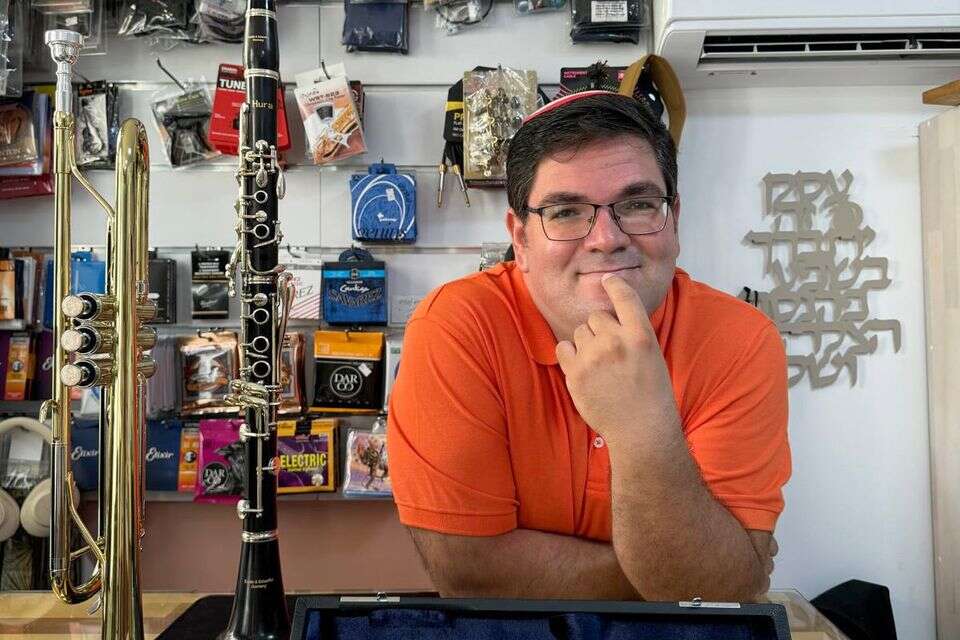 גדעון פרי , ללא