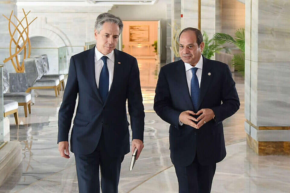 נשיא מצרים עבד א־סיסי ומזכיר המדינה האמריקני אנתוני בלינקן , אי.פי.איי