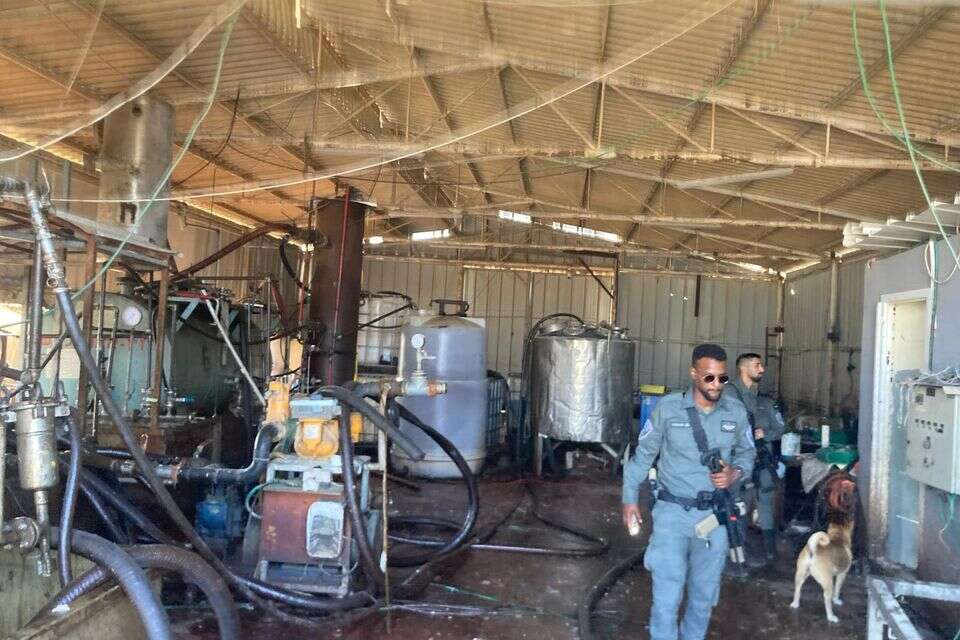 מתחם ענק לאחסון, מהילה ומכירת דלקים וגז באופן פיראטי , דוברות המשטרה
