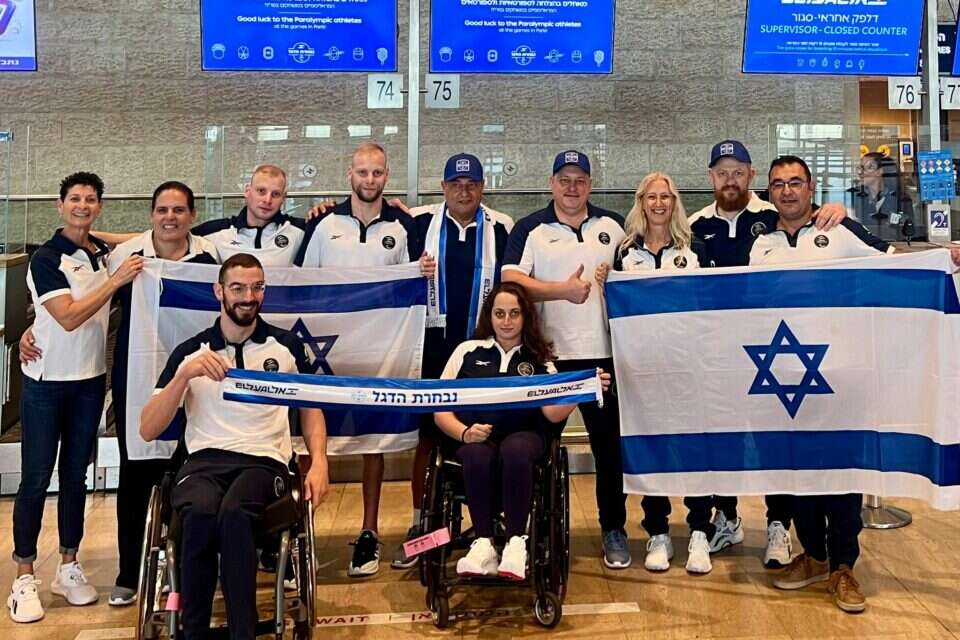 המשלחת הישראלית למשחקים הפראלימפיים המריאה לפריז , באדיבות הוועד הפראלימפי