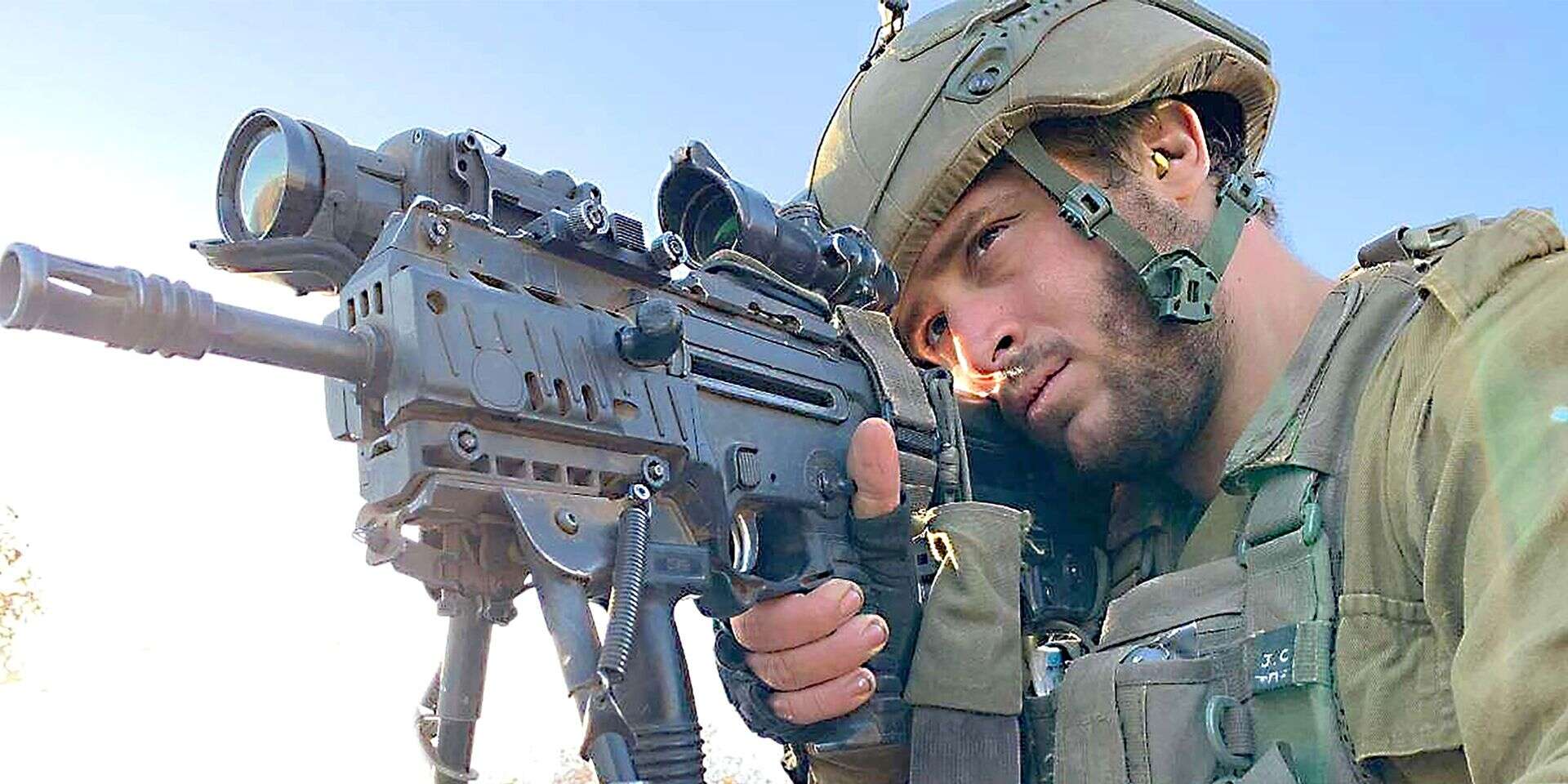 קופר בפעולה, במדי צה"ל. קפץ על המטוס הראשון והתגייס , אלבום פרטי