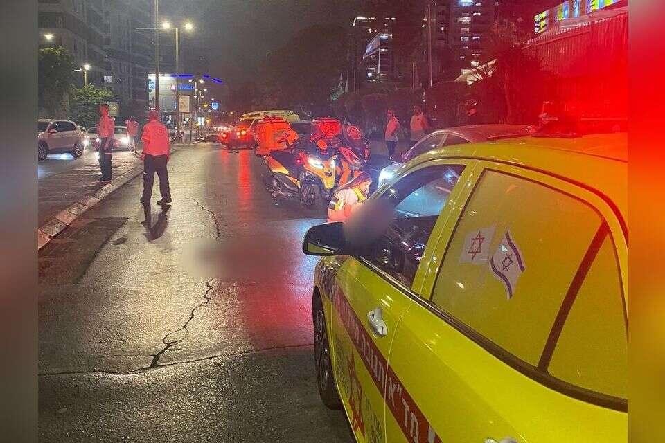 זירת האירוע בקריית אונו , מד"א