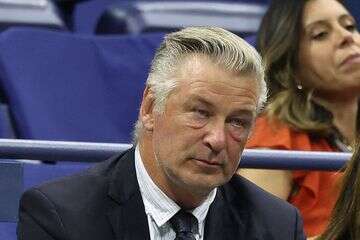 אלק בולדווין עצוב