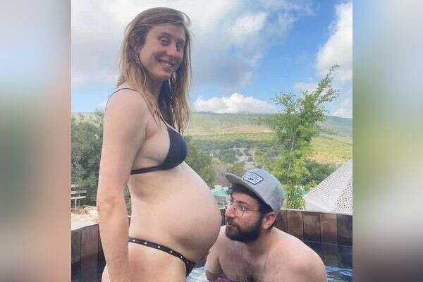 אלינה לוי בהריון הראשון , פרטי