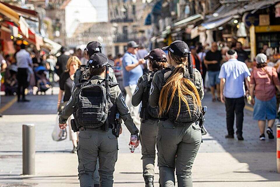 שוטרות מג"ב מאבטחות את רחובות ירושלים , אורן בן חקון