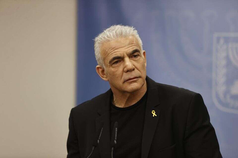 יאיר לפיד , אורן בן חקון