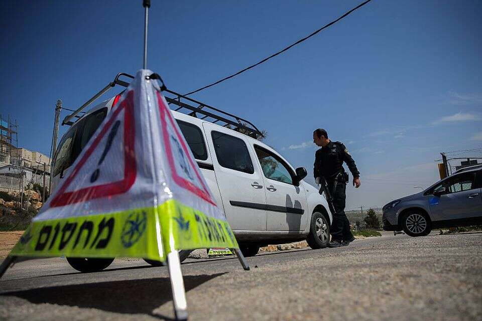 עשרות אלפי רכבים שמסתובבים עם קנסות לא משולמים , אורן בן חקון