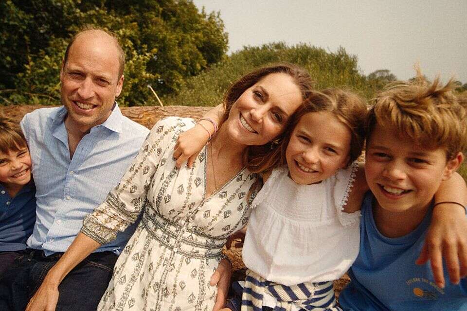 מתוך הסרטון החדש של משפחת המלוכה , AP