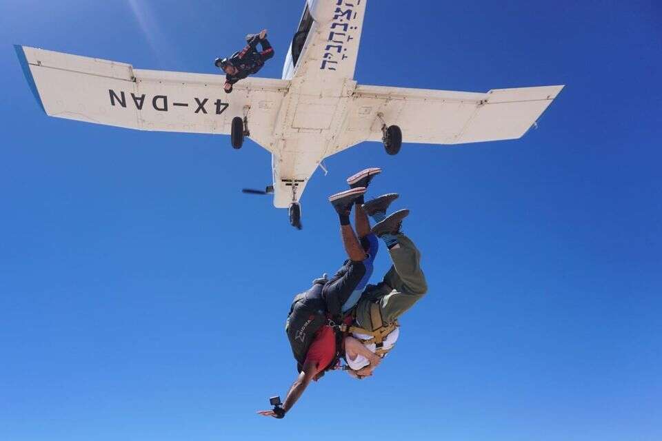 וולטר בינגהם צונח מעל ים המלח , הצניחה - Go Jump  ים המלח