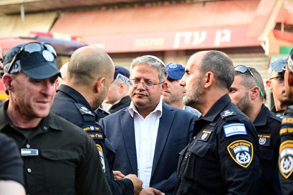 השר בן גביר בזירת הפיגוע הפלילי ברמלה , יוסי זליגר
