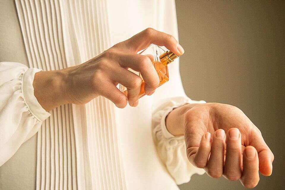 התזת בושם , GettyImages