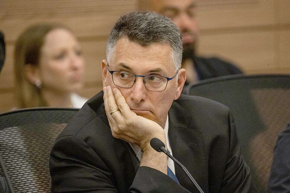גדעון סער , אורן בן חקון