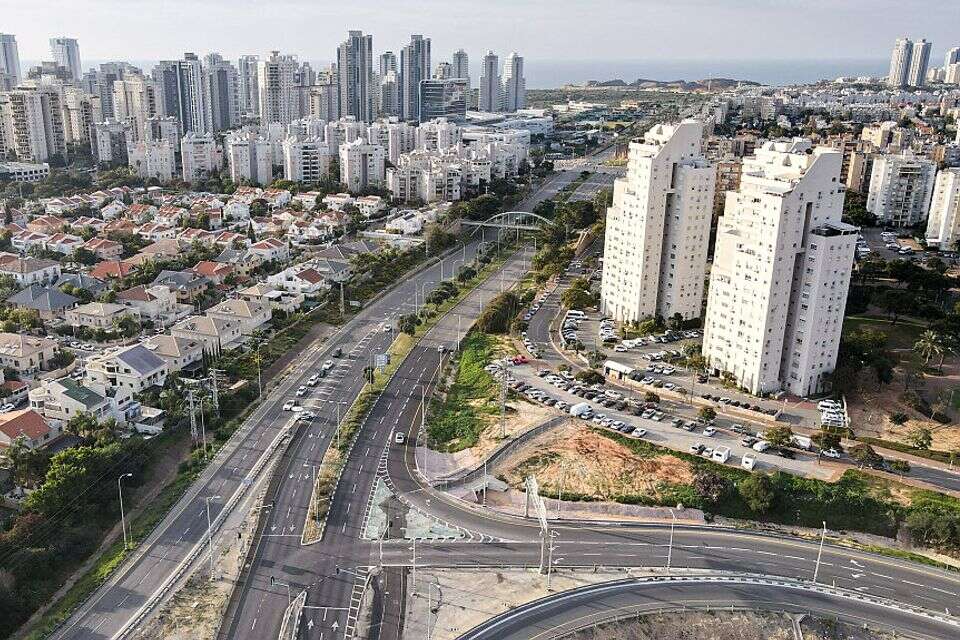 "לפחות יודעים שהצופרים עובדים". נתניה , דני מרון