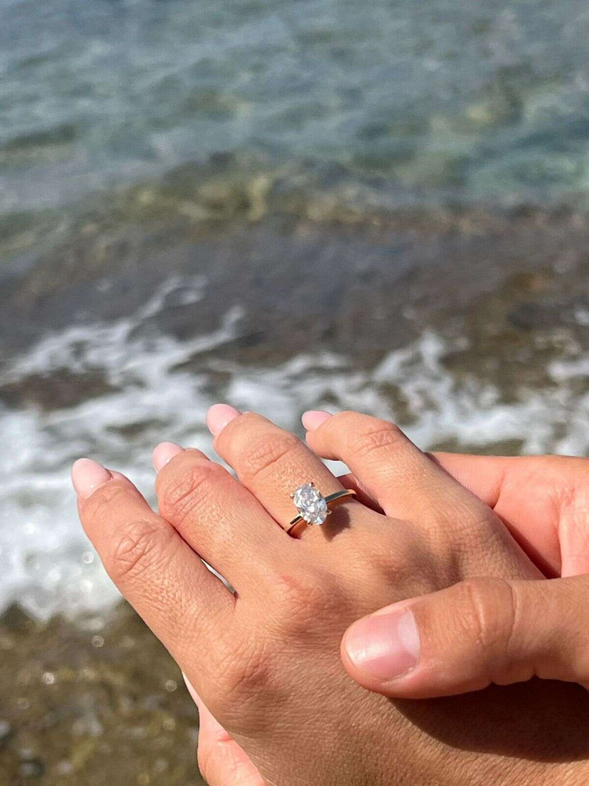 יש טבעת - ג'וליה שחר ויוגב מלכה , שירן מועלם