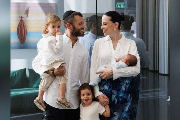 קורין גדעון, בעלה חילי סורוצקין והילדים. , מורן מעיין