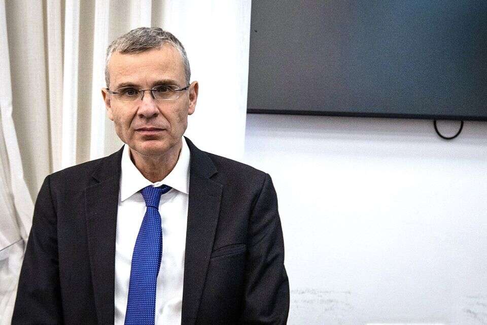 שר המשפטים יריב לוין , אורן בן חקון
