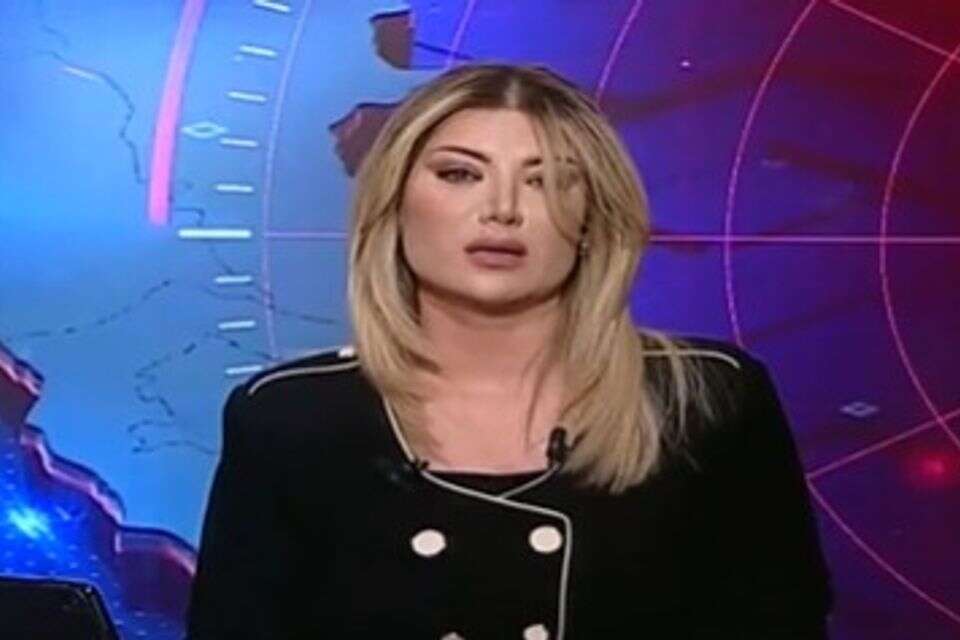 חיסול נסראללה: המגישה בערוץ "אל-מיאדין" לא מצליחה לעצור את הדמעות , צילום מסך
